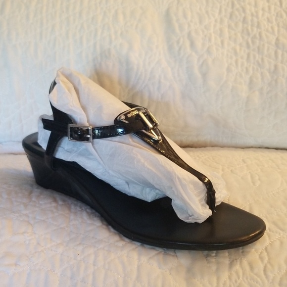 bcbgeneration tatiana slip on sandal